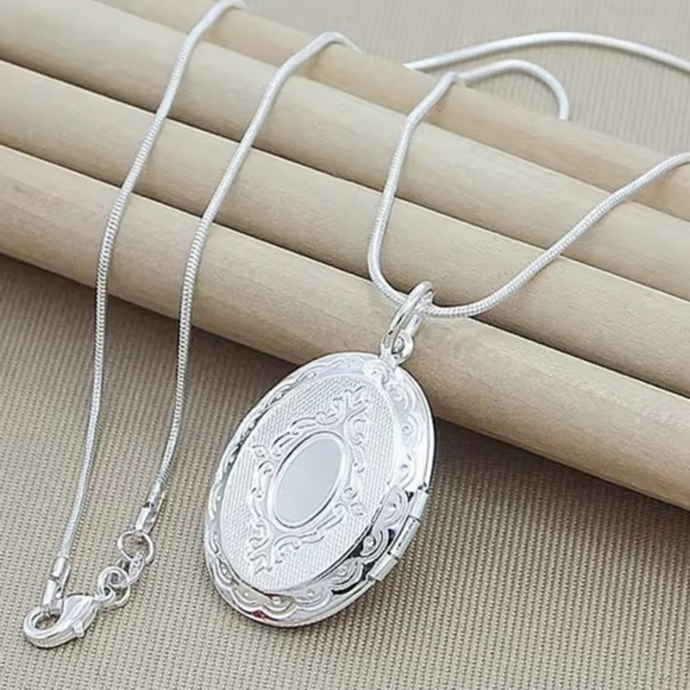 New Silver Locket with .925 Sterling Silver Chain